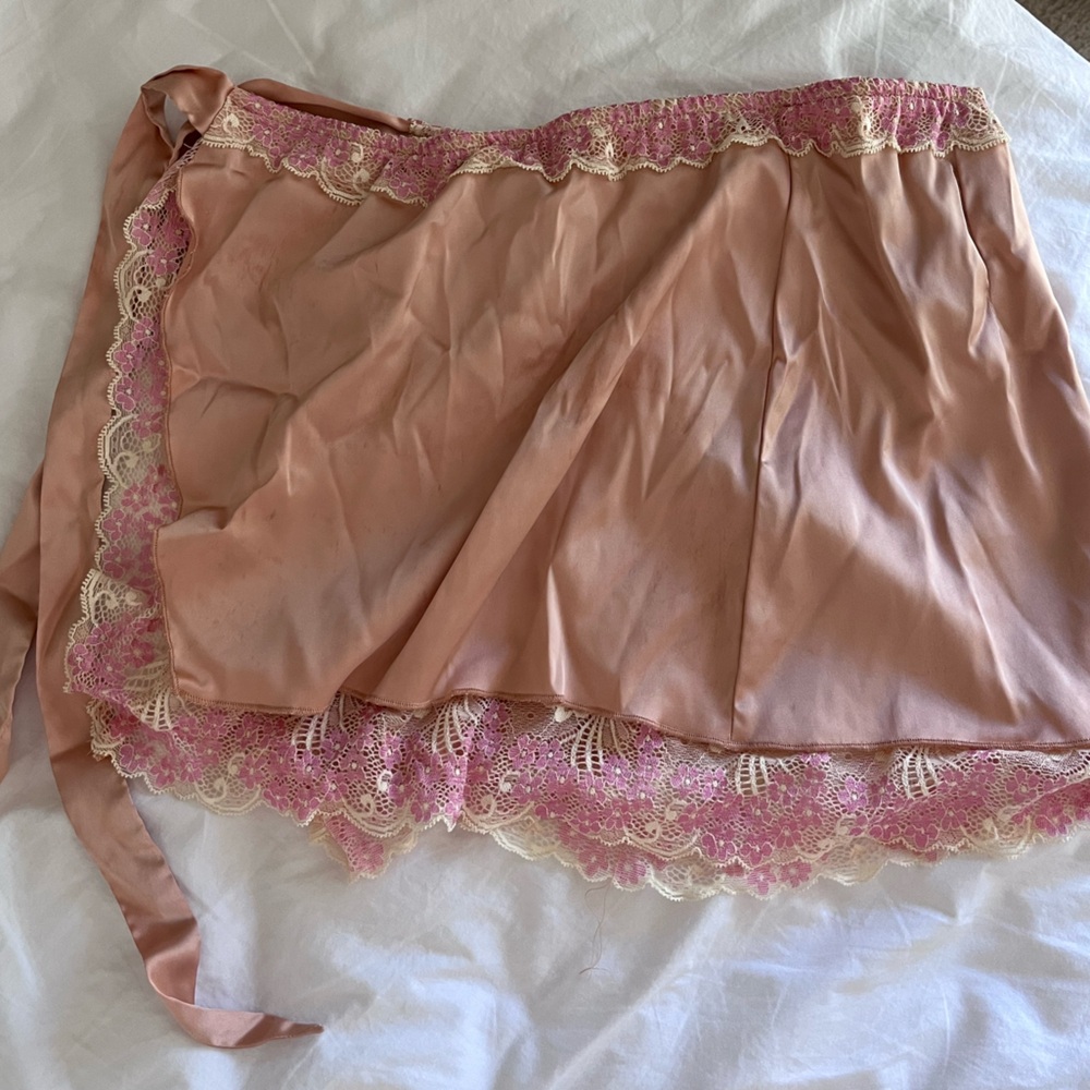 Selling top & bottom as a set (two different sizes) - Picture 5 of 5